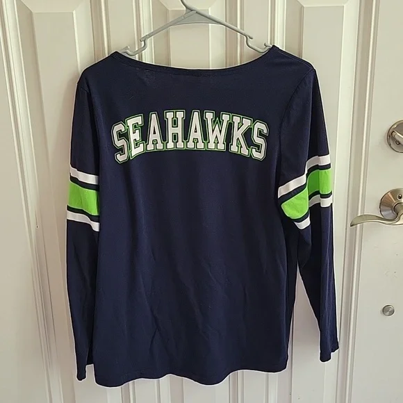 Seahawks Long Sleeved T-Shirt Made By NFL Team Apparel Size L - Picture 2 of 9